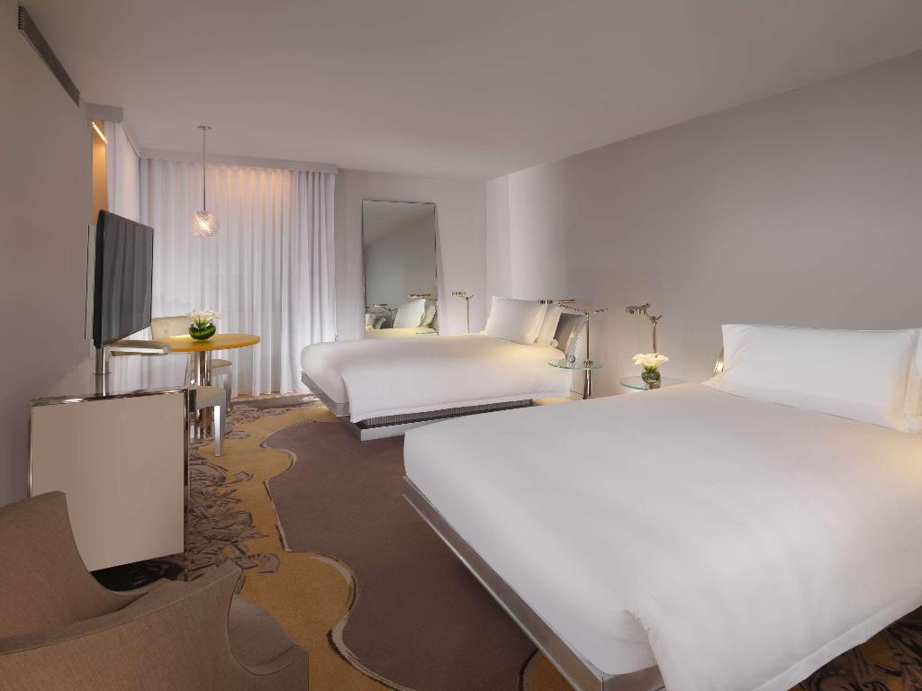 Sanderson London photo 49
