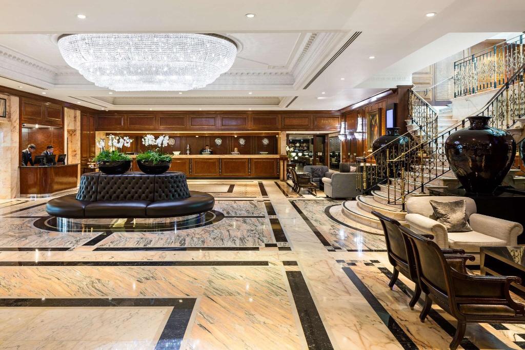 Radisson Blu Hotel & Conference Centre, London LHR