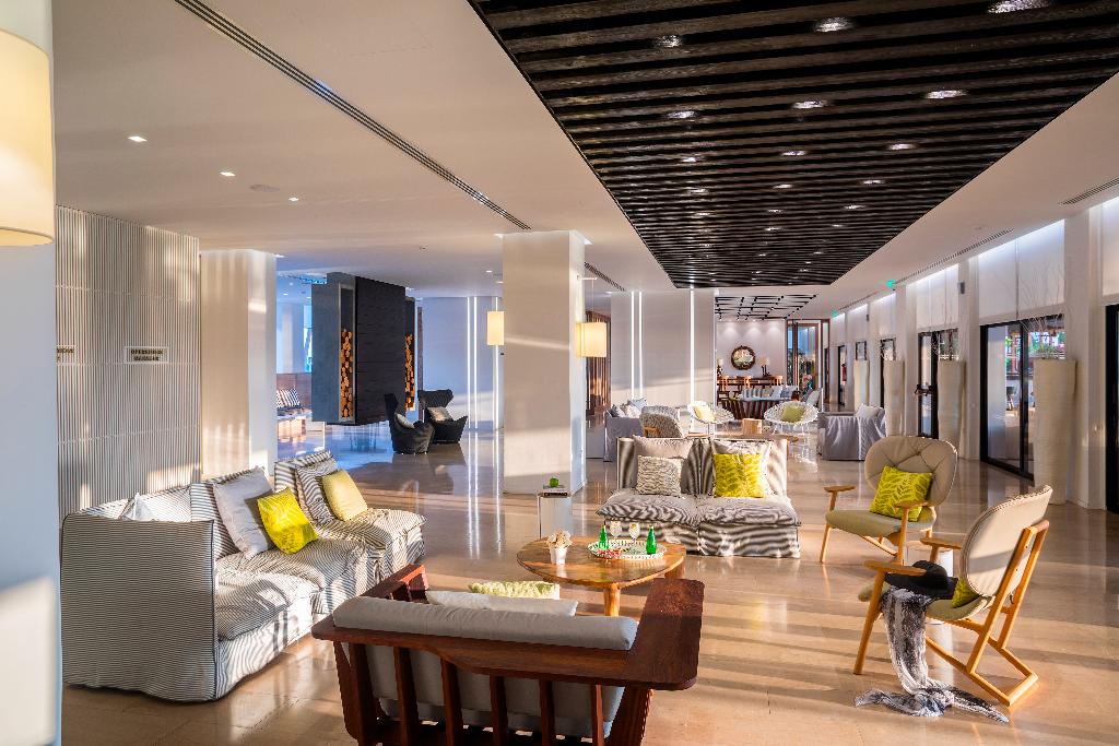 Cavo Maris Beach Hotel