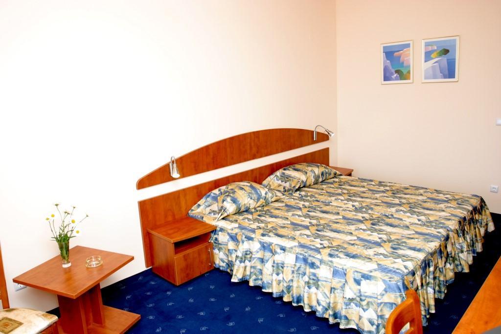 Luna Beach Hotel