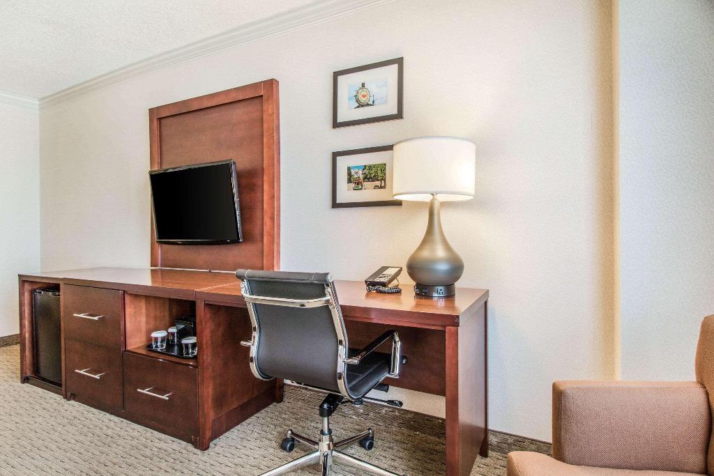 Comfort Inn By The Bay
