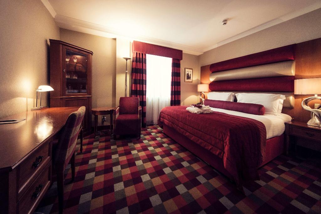 Carlton George Hotel