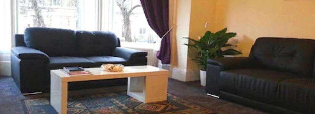 Town House Hotel - Lobby
