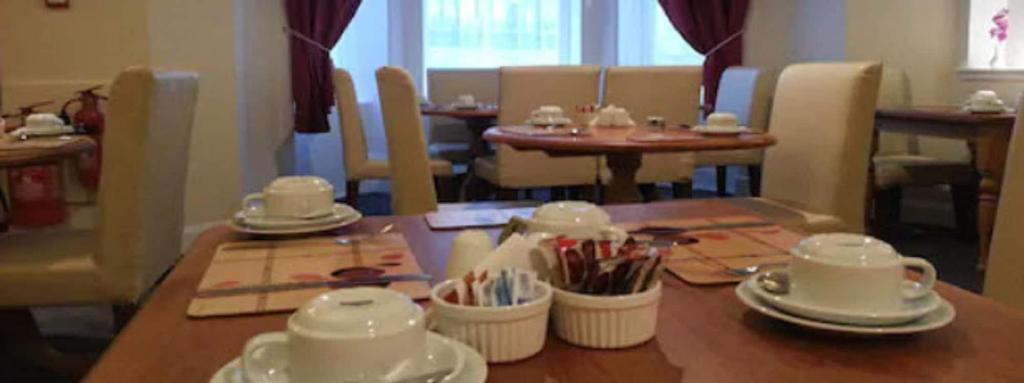 Town House Hotel - Restaurant