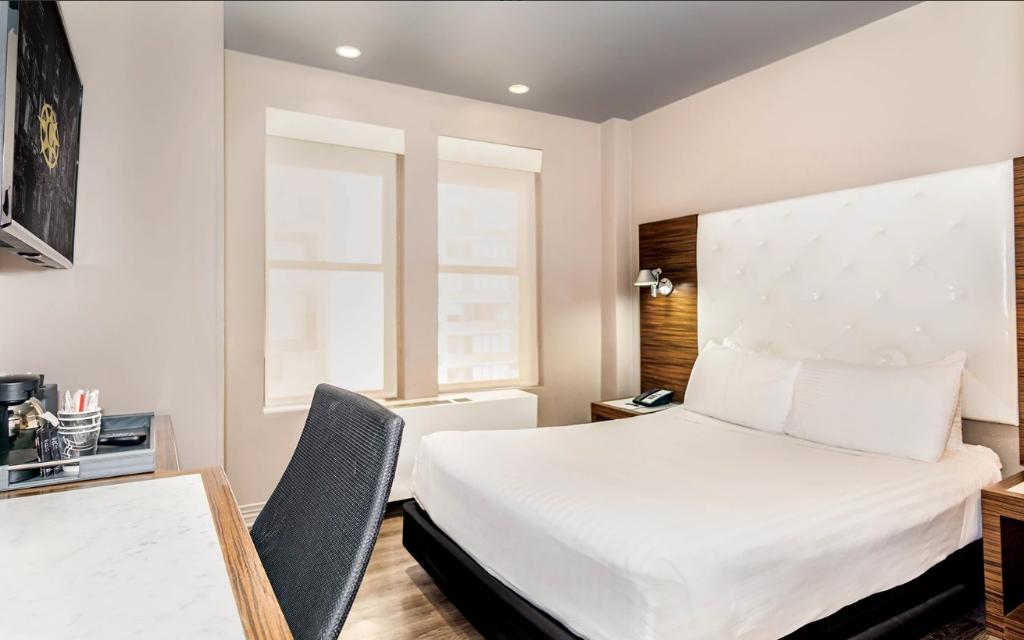 Double Deluxe Queen Bed