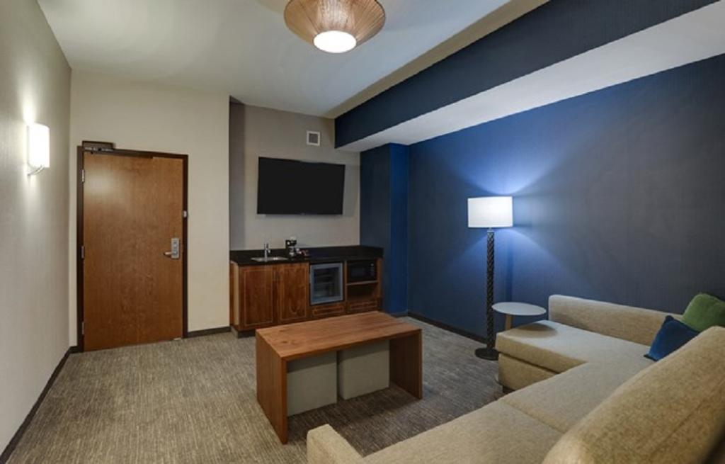 Drury Plaza Hotel Orlando Disney Springs Area