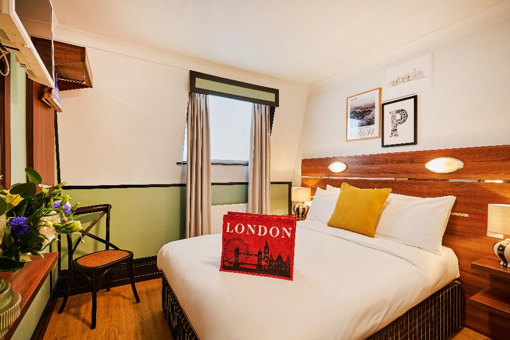 Huttons Hotel