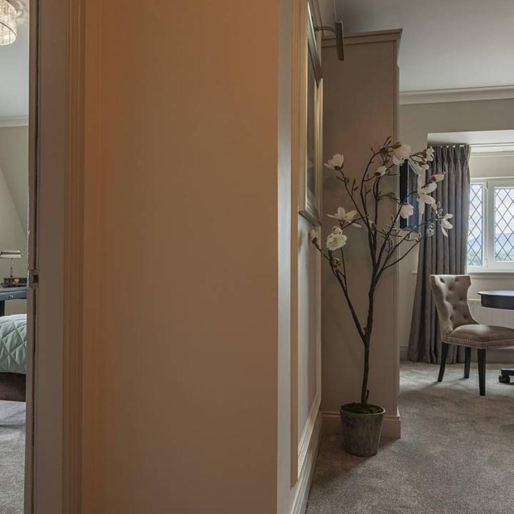 The Gleneagle Hotel & Apartments