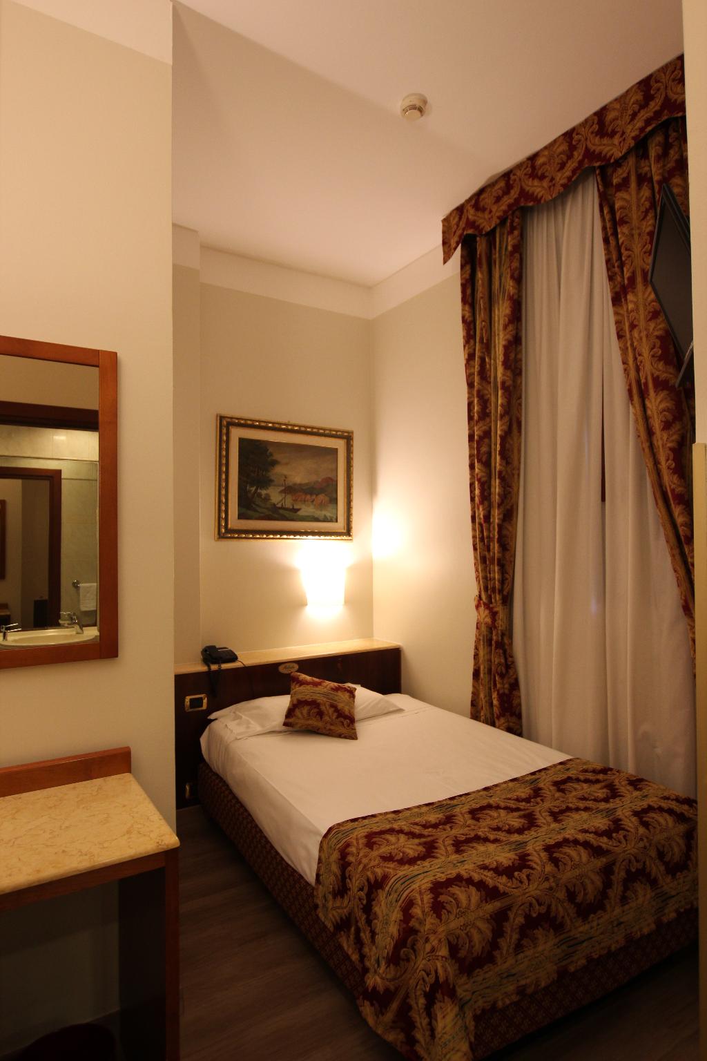 King - Mokinba Hotels