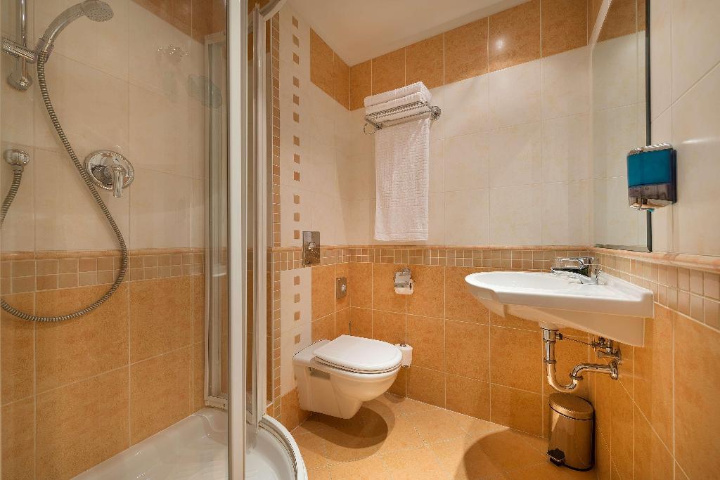EA Hotel Rokoko