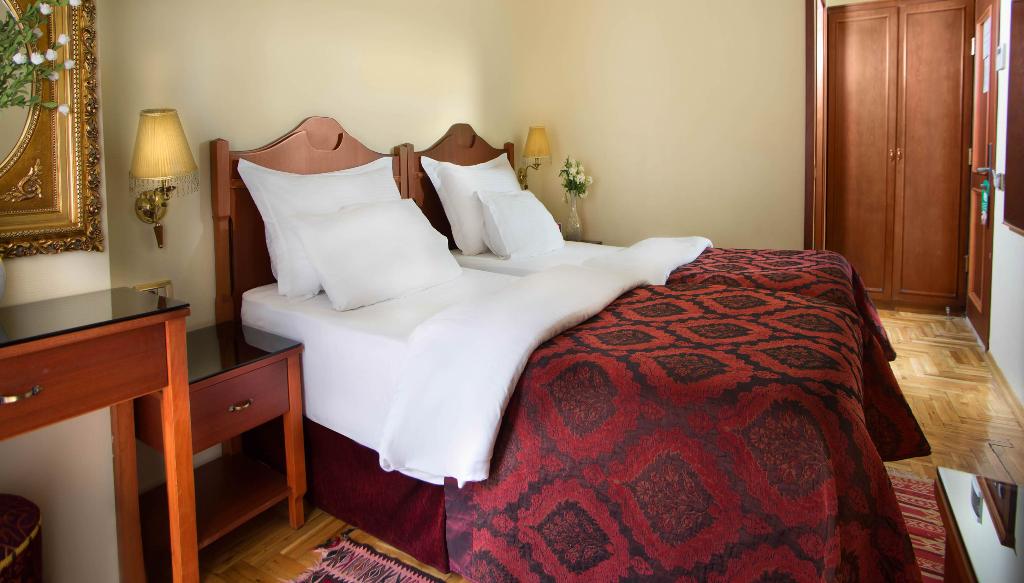 Amber Hotel