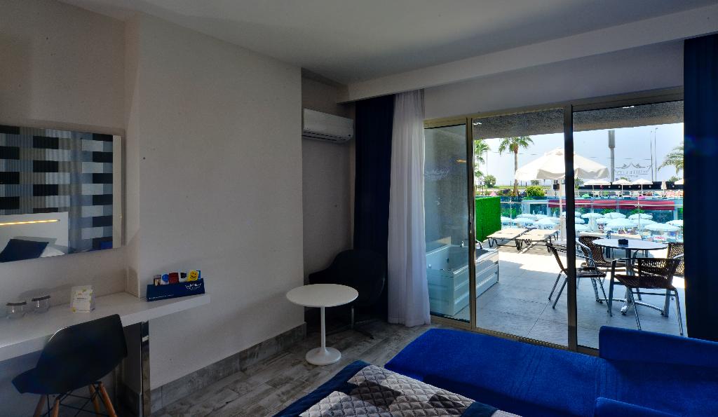 White City Beach Hotel