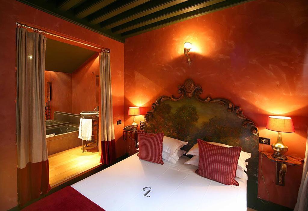 Cour des Loges Lyon, a Radisson Collection Hotel