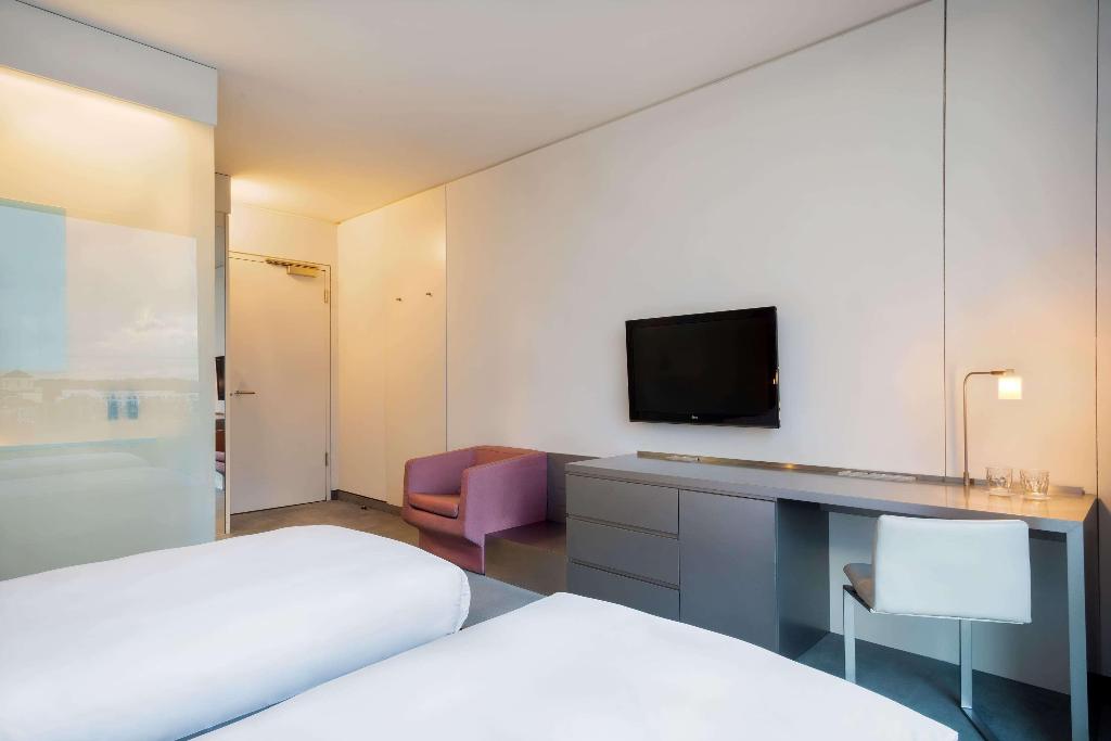 hotel-thumb