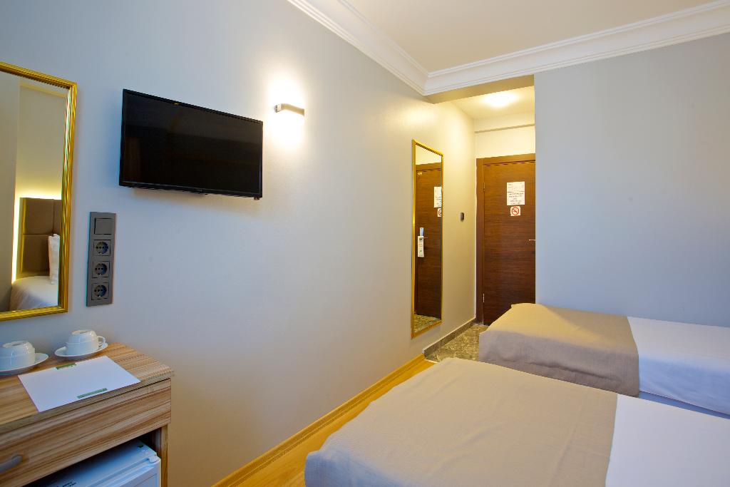 Grand Ant Hotel