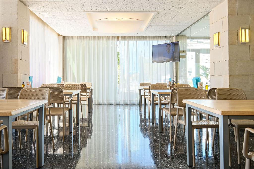 Hotel AzuLine Hotel S'Anfora & Fleming, Spanien, Sant Antoni de Portmany. Großes 2