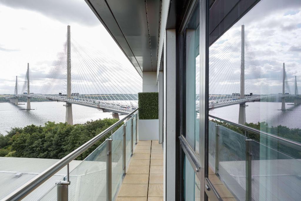 DoubleTree by Hilton Edinburgh - Queensferry Cross