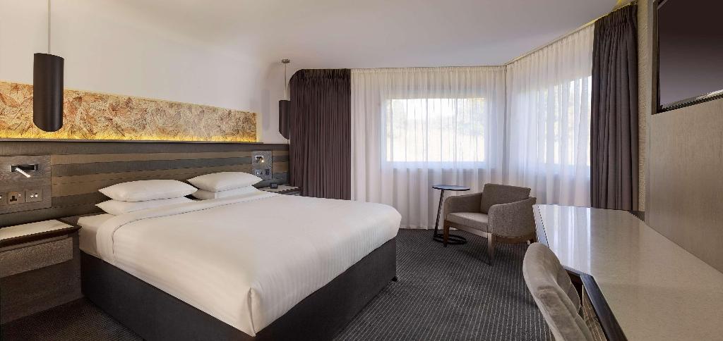 DoubleTree by Hilton Edinburgh - Queensferry Cross