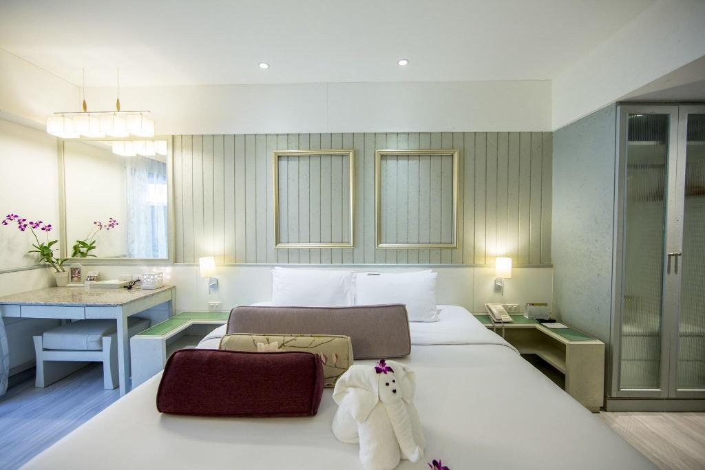 Katathani Phuket Beach Resort