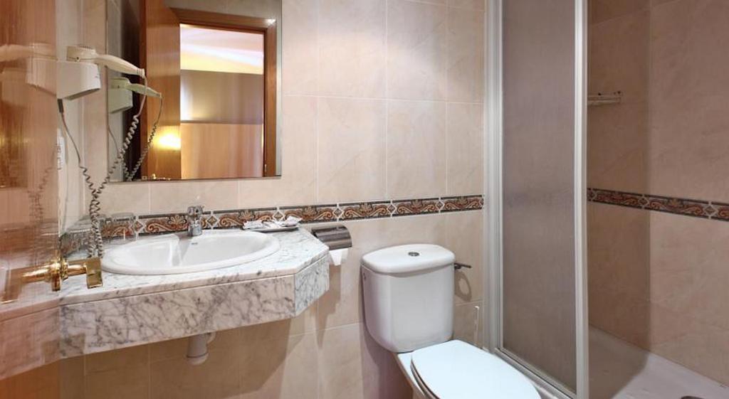 Yomo Hostal Bcn Port