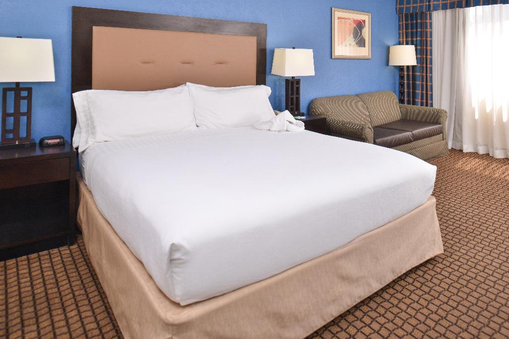 Ramada Plaza Sheridan Hotel & Convention Center