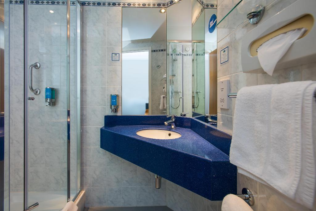 Holiday Inn Express Newport