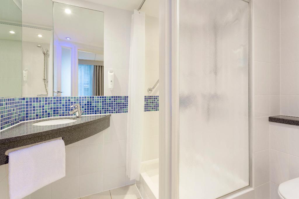 Holiday Inn Express Park Royal