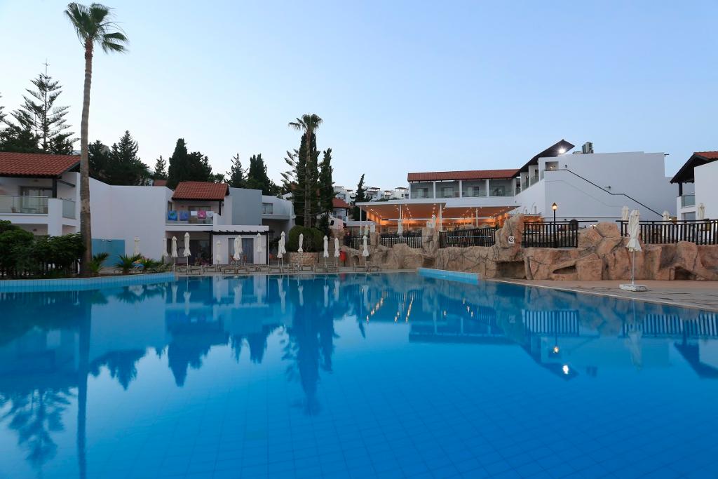 Kapetanios Aqua Resort