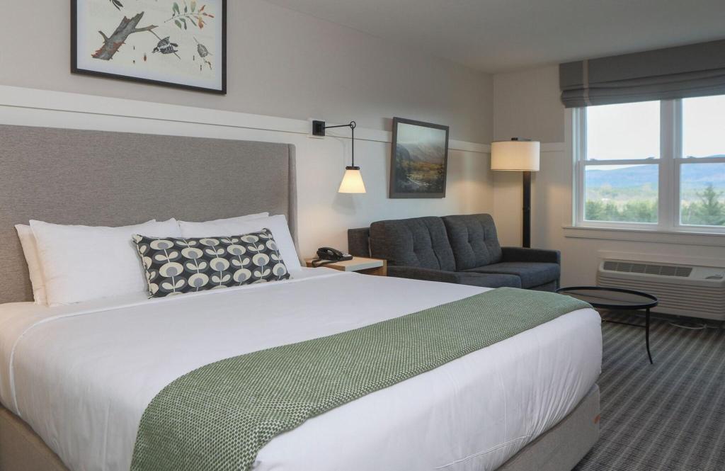 White Mountain Hotel and Resort