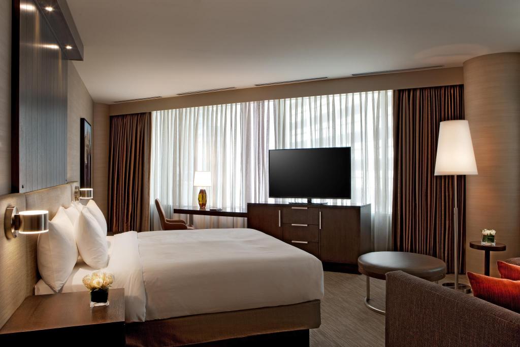 Hyatt Centric Chicago Magnificent Mile