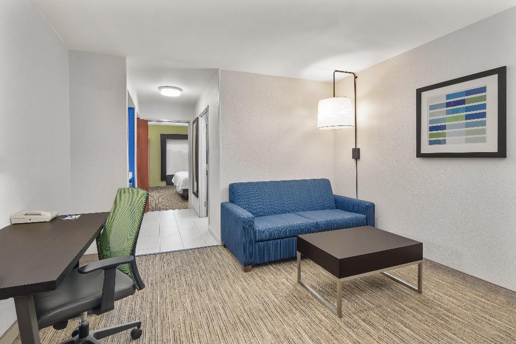 Holiday Inn Express and Suites Greenville-Spartan