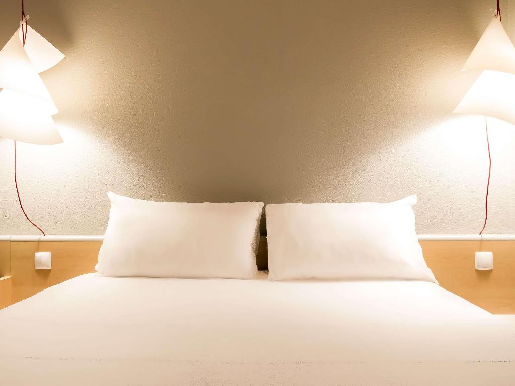 Ibis Evora