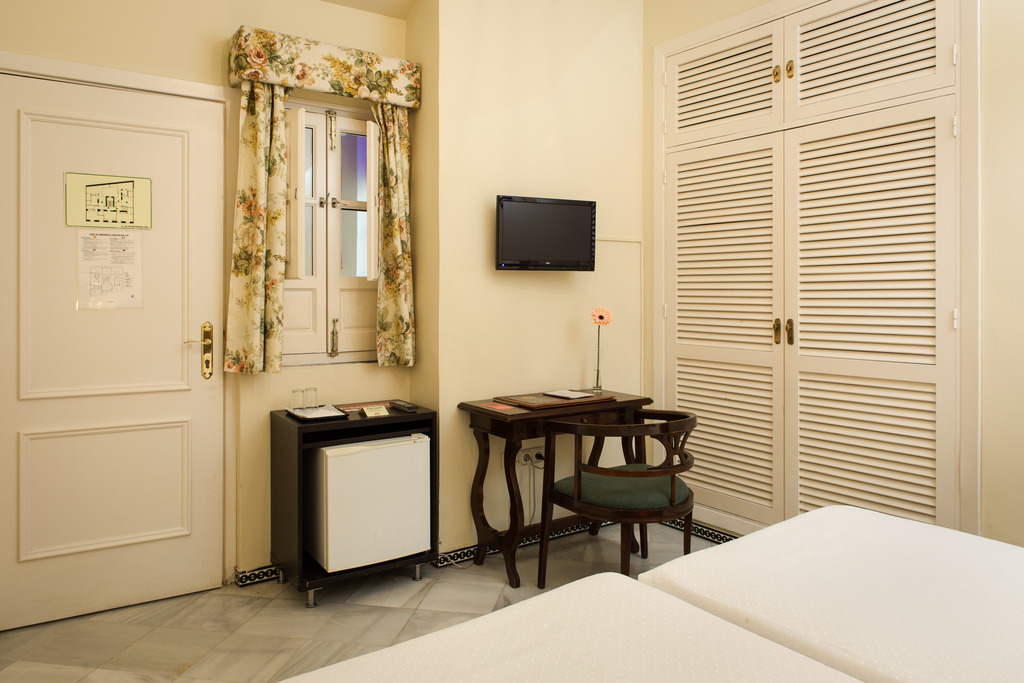 Hotel Abril