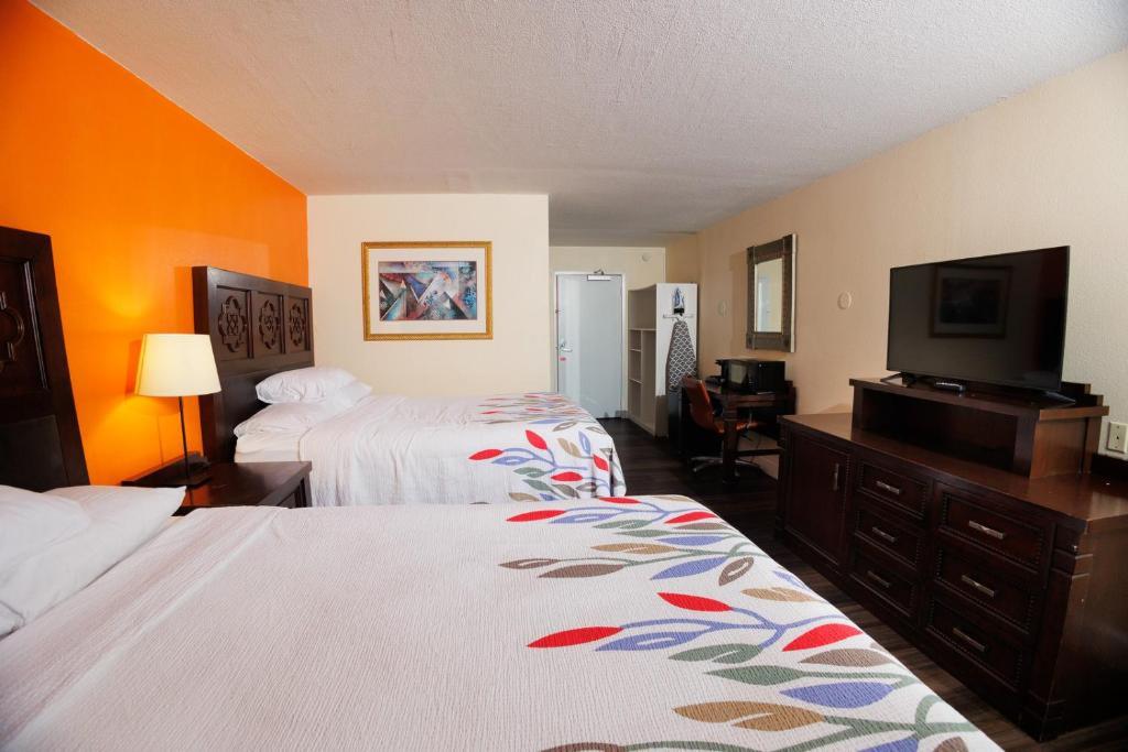Garnet Inn & Suites