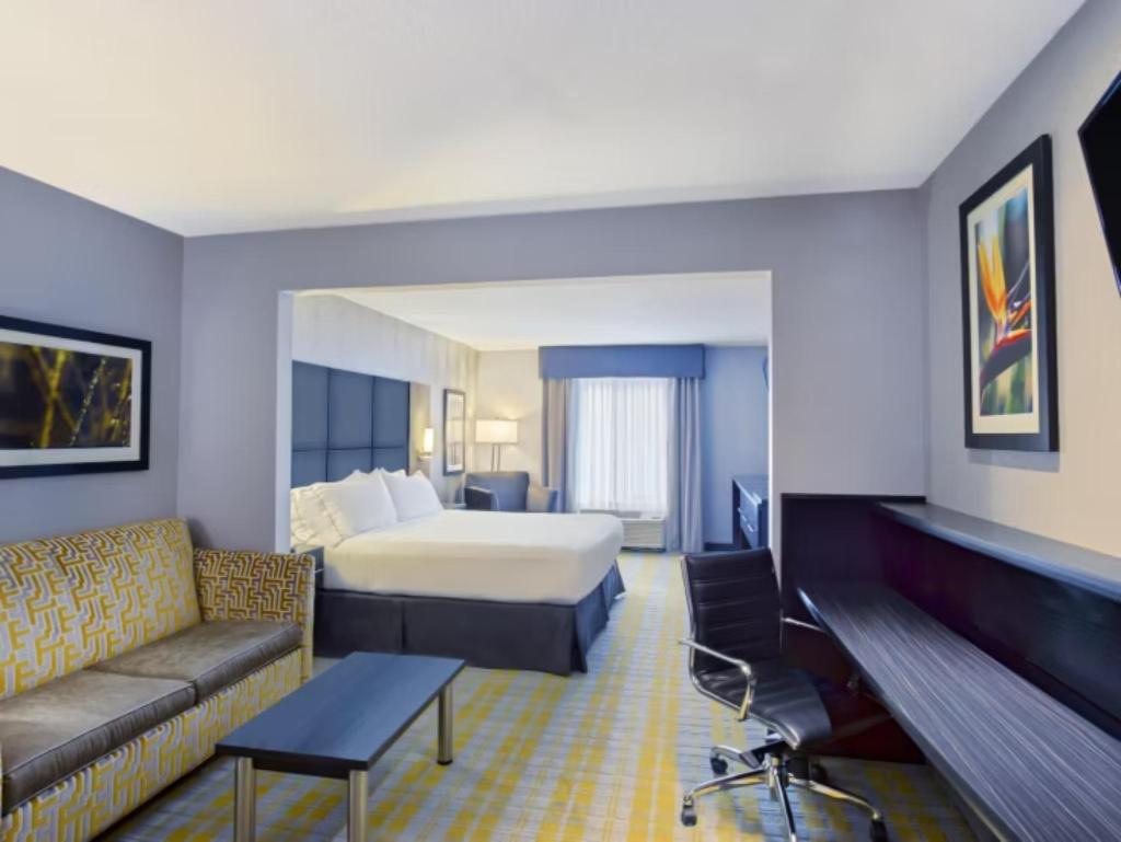 Holiday Inn Express Hotel & Suites Cooperstown