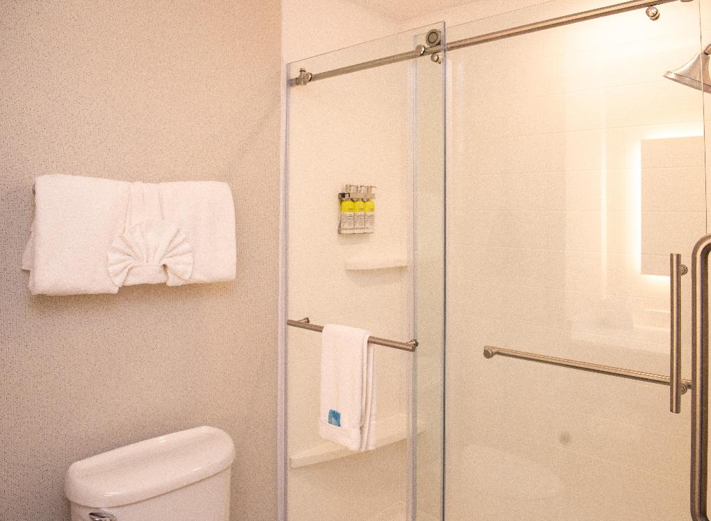 Holiday Inn Express Suites Chester-Monroe-Goshen