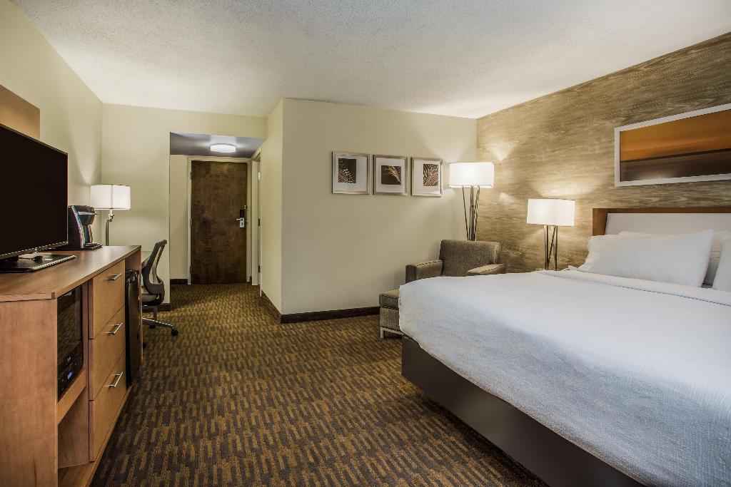 Holiday Inn Saratoga Springs