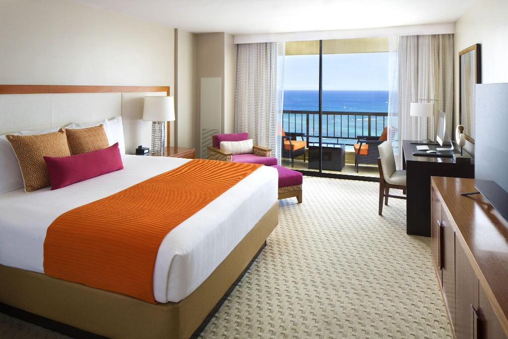 Hyatt Regency Waikiki Beach Resort And Spa