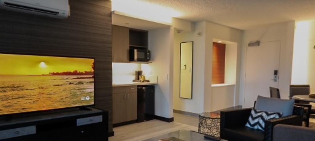 Kaimana Beach Hotel