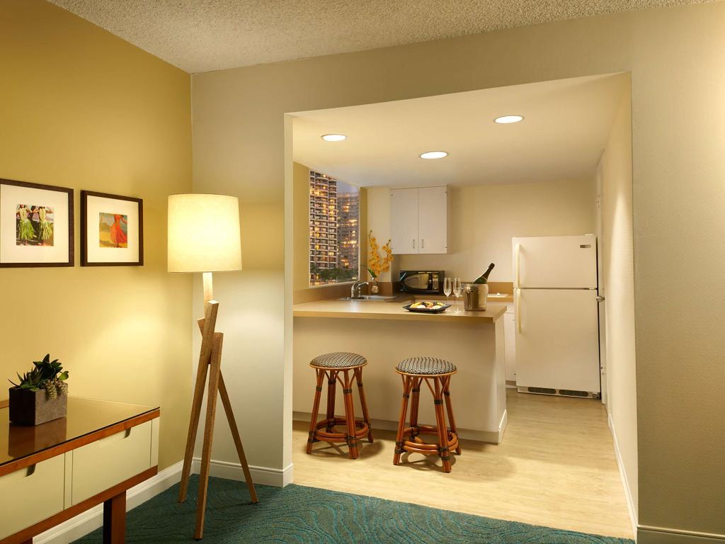 Oasis Hotel Waikiki