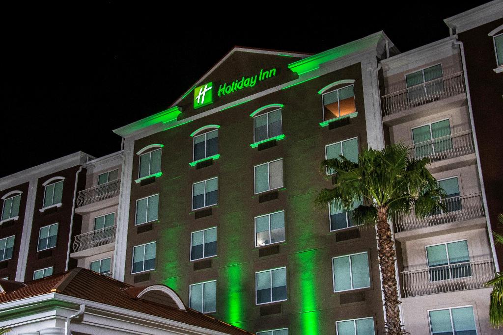 Holiday Inn Hotel And Suites Lake City