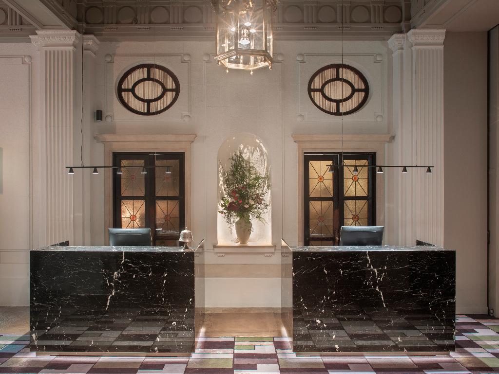 Grand Hotel Central photo 4