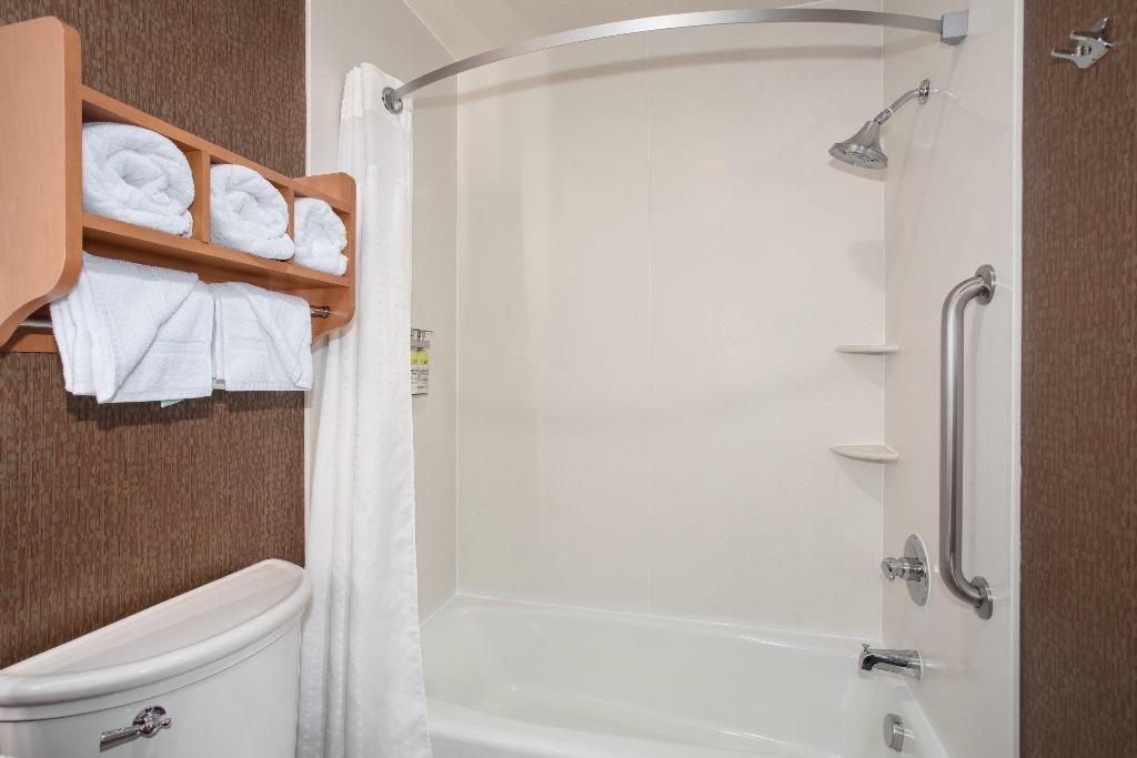 Holiday Inn Express Monterey-Cannery Row 