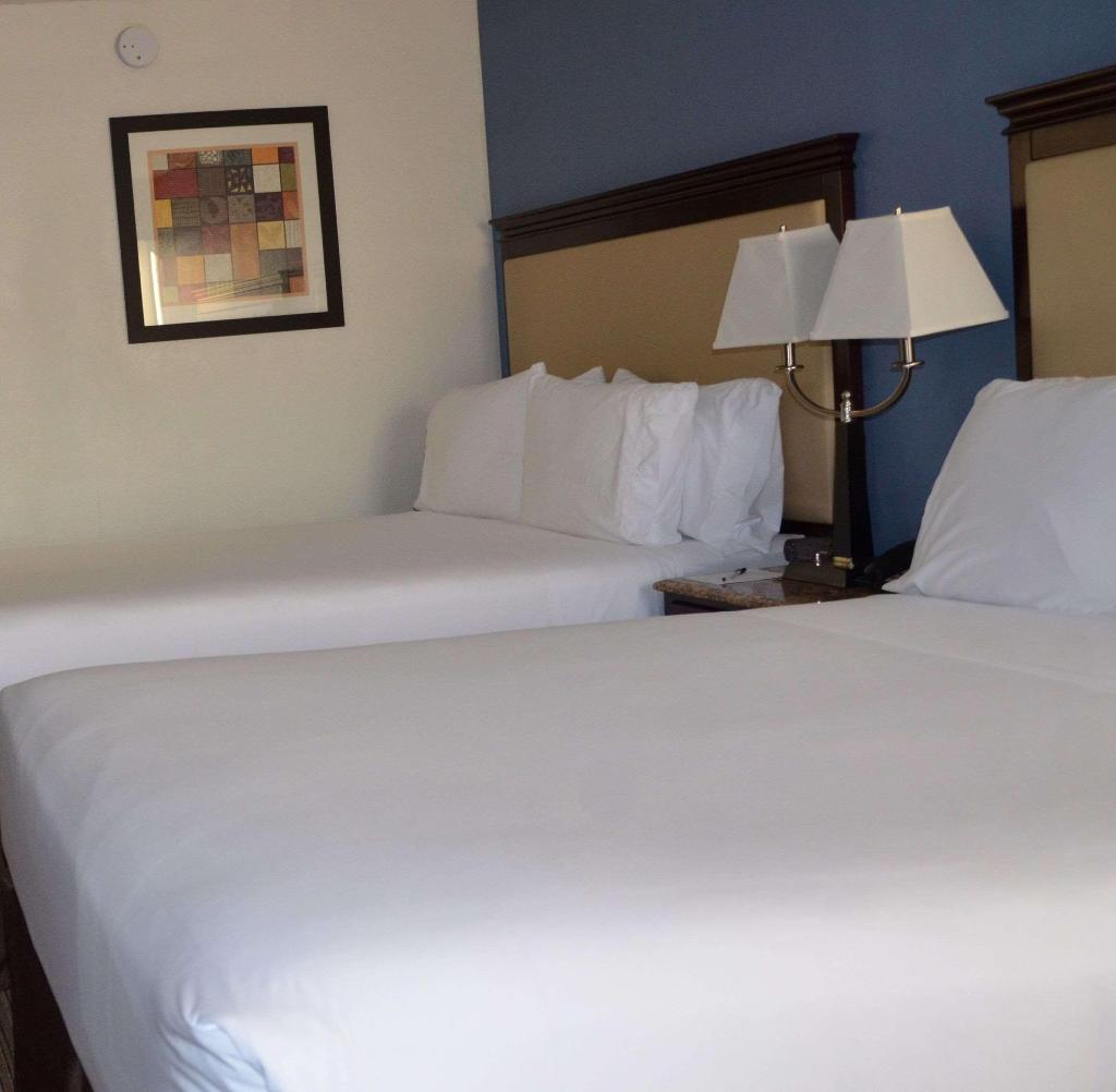 Radisson Hotel Schaumburg DON'T USE