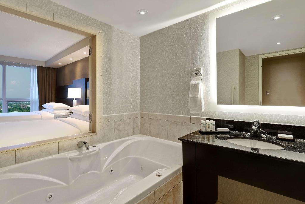 Embassy Suites by Hilton Niagara Falls Fallsview photo 11