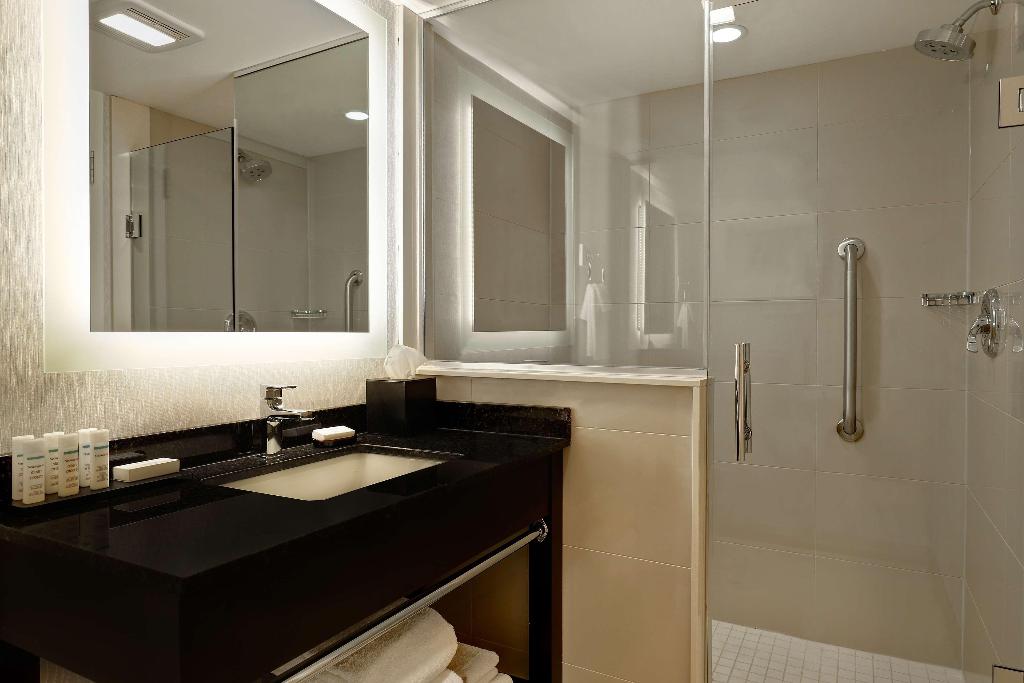 Embassy Suites by Hilton Niagara Falls Fallsview photo 118