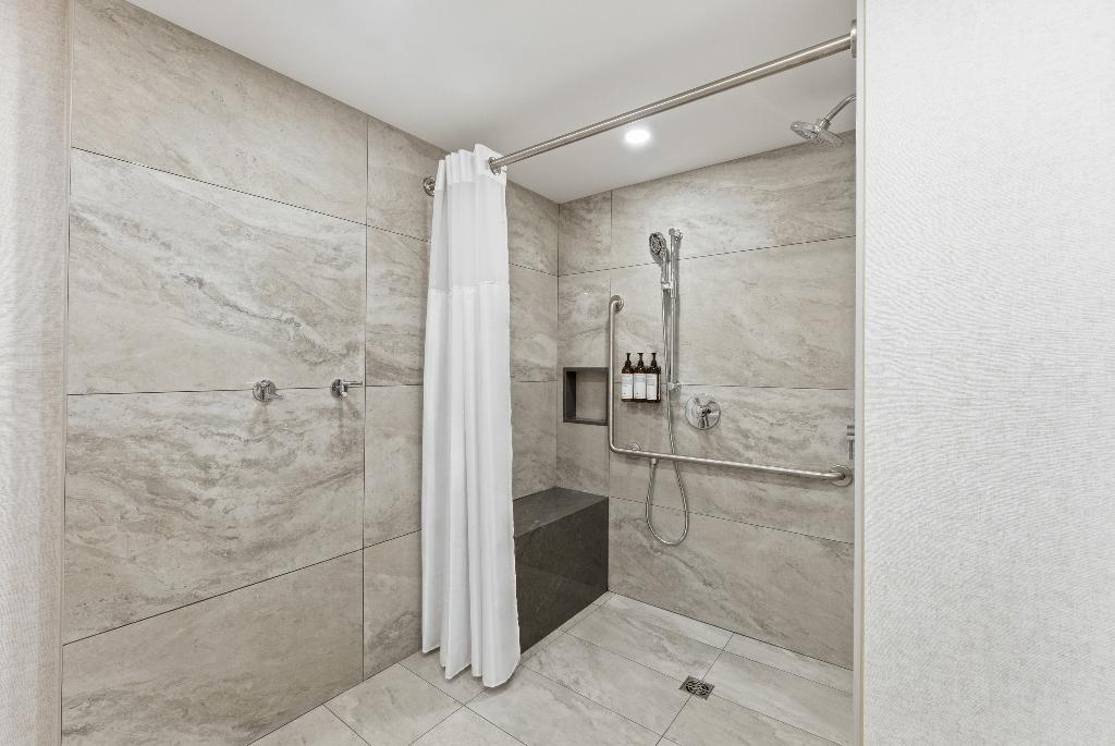 Embassy Suites by Hilton Niagara Falls Fallsview photo 82
