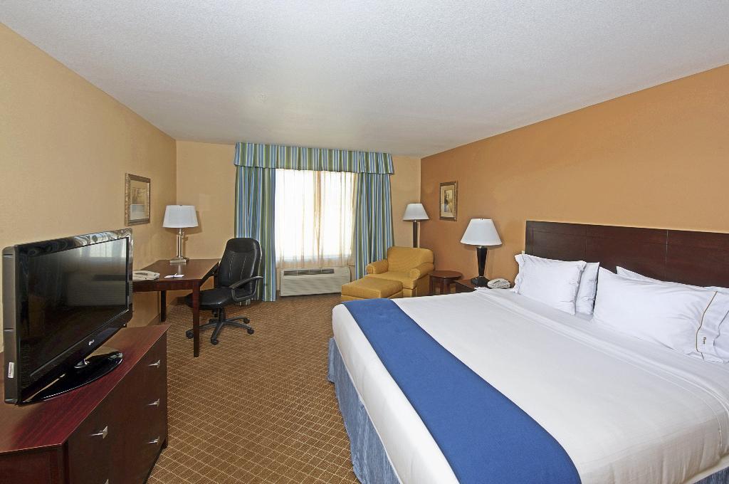 Holiday Inn Express & Suites Tucson By IHG