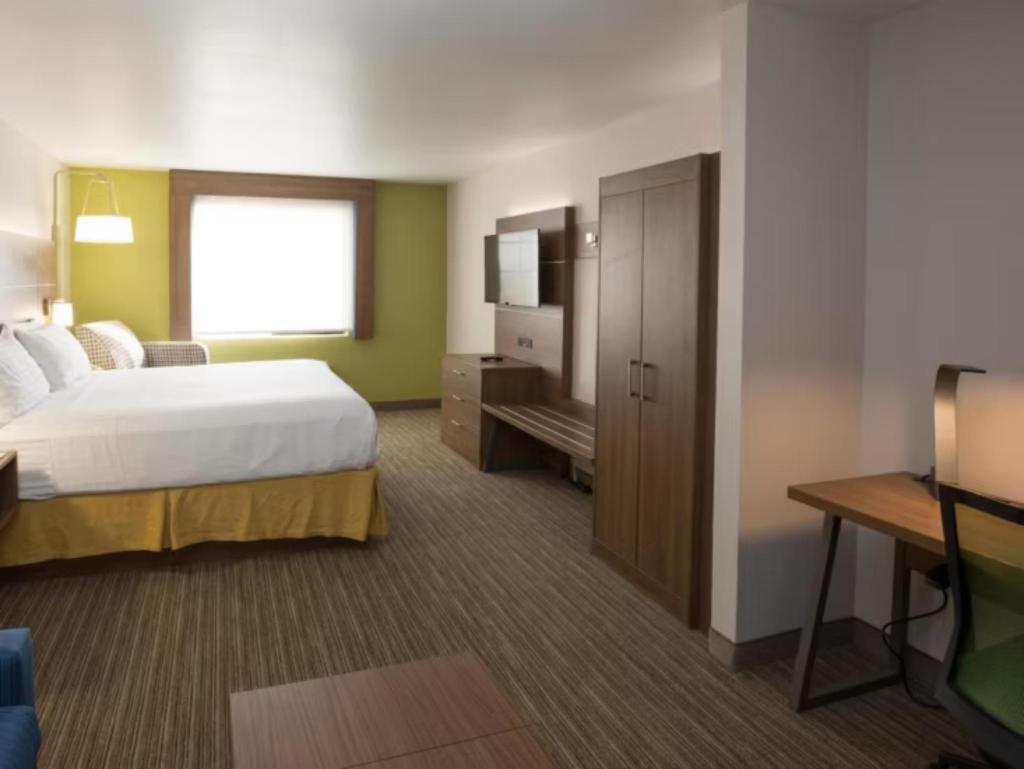 Holiday Inn Express & Suites Hesperia By IHG