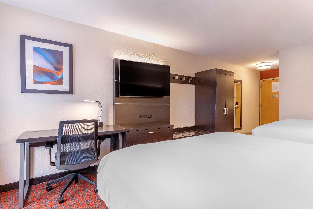 Holiday Inn Express Metropolis